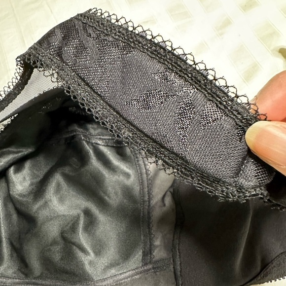 Playtex 18 Hour Bra 44D Wireless Black Front Close 4695 Back Support Minimizer - Picture 9 of 15